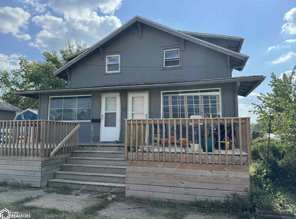 301 E Walsh Street, Centerville, IA 52544