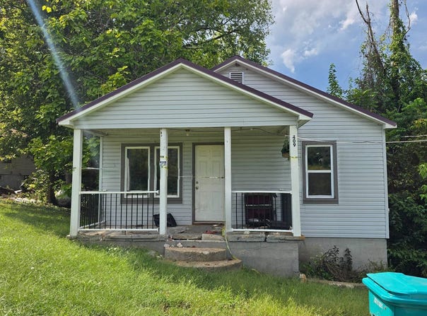 409 W KEYSVILLE ST, Steelville, MO 65565