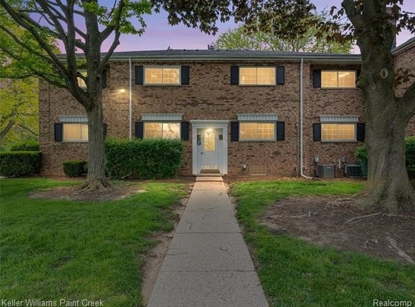 685 E Fox Hills Drive, Bloomfield Hills, MI 48304