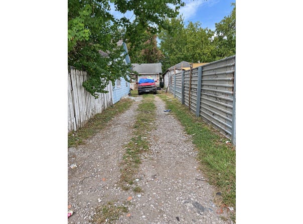 7213 Cowart Street, Houston, TX 77020