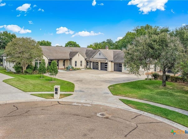 410 Iron Gate, Victoria, TX 77904