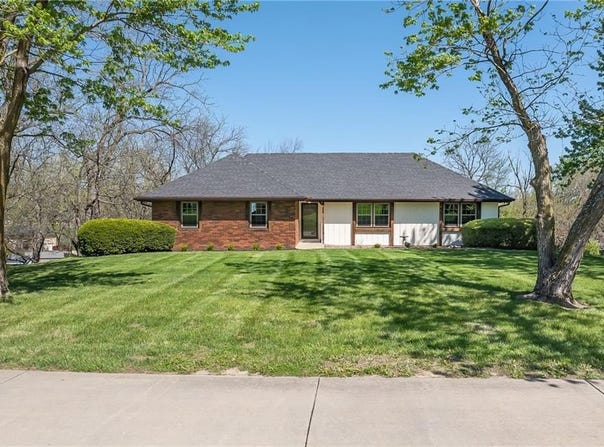 13491 Heritage Drive, St Joseph, MO 64505