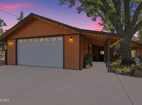 22180 Geneva Drive, Tehachapi, CA 93561