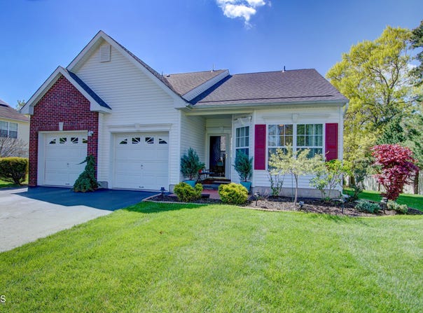 14 Redbud Lane, Howell, NJ 07731