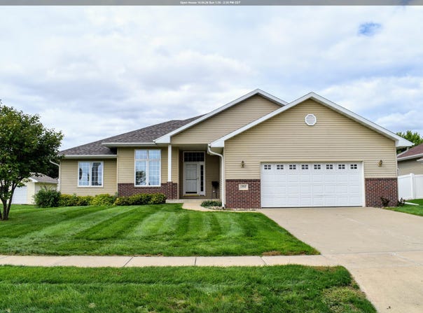 1202 Clairmont Circle, Sergeant Bluff, IA 51054