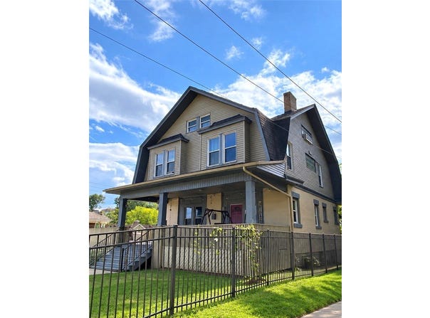 1 Lawson Ave, Crafton, PA 15205