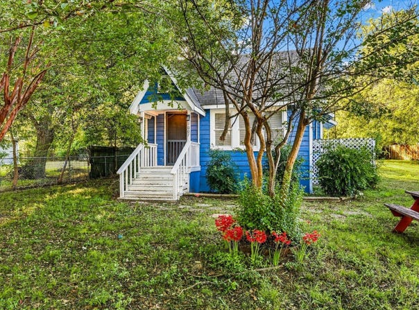 1007 Willow Street, Bonham, TX 75418