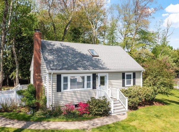 289 South Rd, Bedford, MA 01730