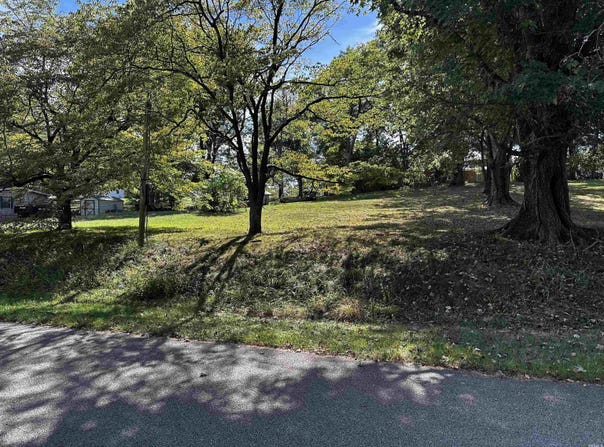 237 E Chestnut Street, Chrisney, IN 47611