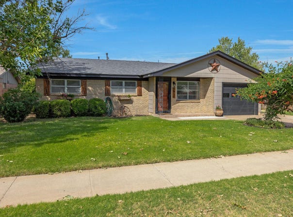 1611 Maple Avenue, Panhandle, TX 79068