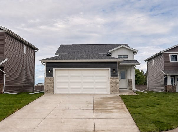 854 1st Avenue, Horace, ND 58047