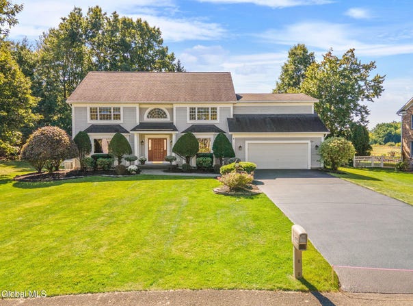 3079 New Williamsburg Drive, Schenectady, NY 12303