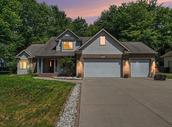 2516 Roundtree Circle, Midland, MI 48642