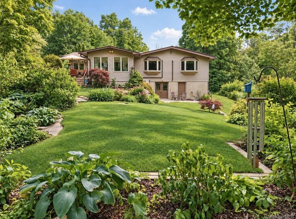 39 Loughran Lane, Highland, NY 12528