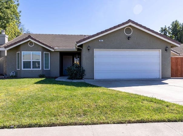 921 W Terrace Drive, Hanford, CA 93230