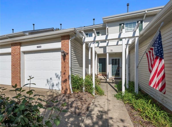 15528 Foxglove Lane, Middleburg Heights, OH 44130