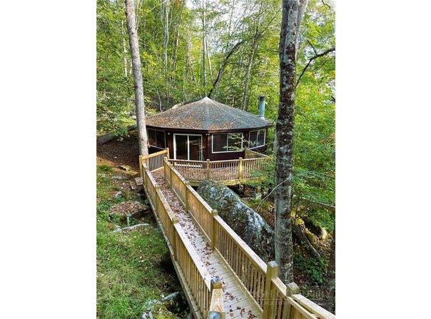 124 Beechwood Lane, Beech Mountain, NC 28604