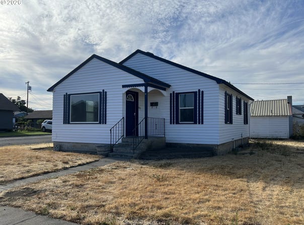 619 ROBBINS St, MiltonFreewater, OR 97862