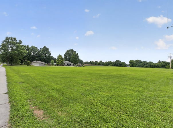 N Public Avenue, Clever, MO 65631