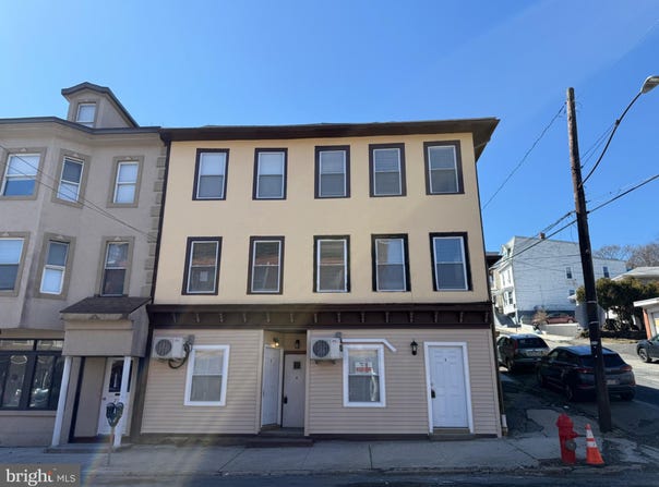 219-221 N 3RD Street, POTTSVILLE, PA 17901
