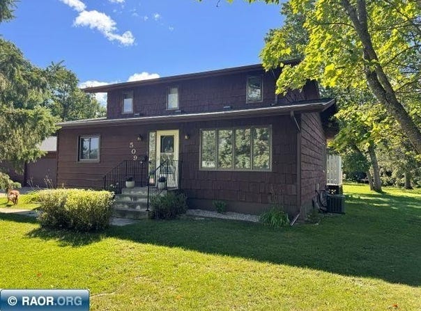 509 12th St NW, Chisholm, MN 55719