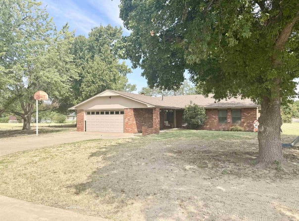 626 N Coolidge St, Enid, OK 73703