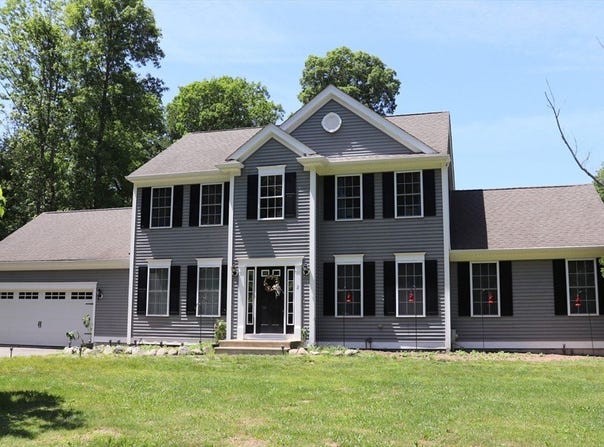 2 Collins Ln, Dartmouth, MA 02747