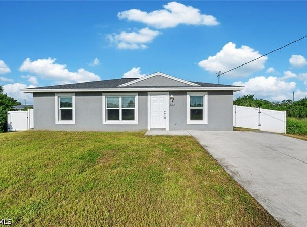 3113 Pebble Lane, Labelle, FL 33935