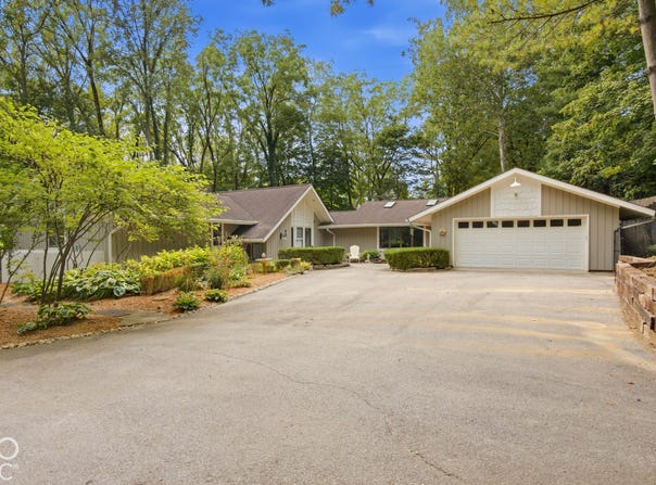 890 Starkey Road, Zionsville, IN 46077
