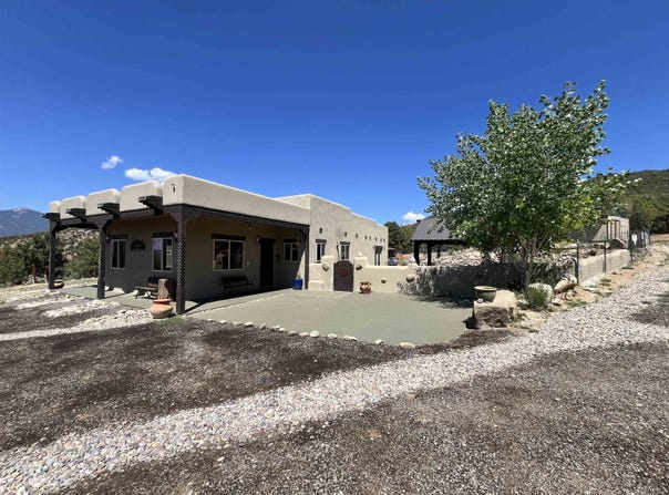 604 Paseo del Canon E, Taos, NM 87571-1111
