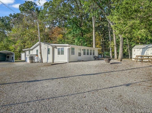 7066 White Swan Lane, Red Bud, IL 62278