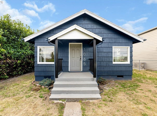 1065 7TH Ave, Longview, WA 98632