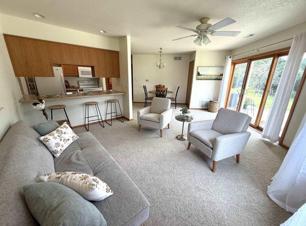 1412 Stone Lane, Waverly, IA 50677