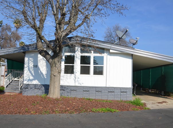 2400 W Midvalley Avenue, Visalia, CA 93277