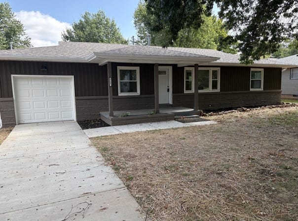 1732 S Lancaster Avenue, Springfield, MO 65807