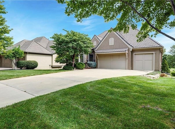 14105 Nicklaus Drive, Overland Park, KS 66223