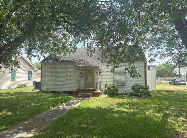 736 Fetick, Taft, TX 78390
