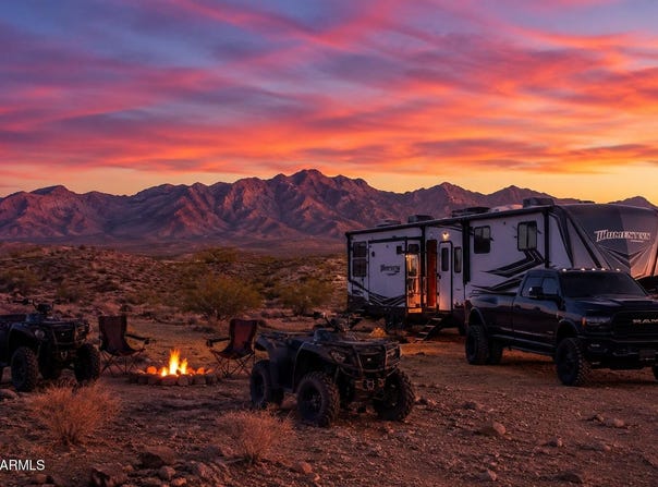 E Box Canyon Drive, Yucca, AZ 86438
