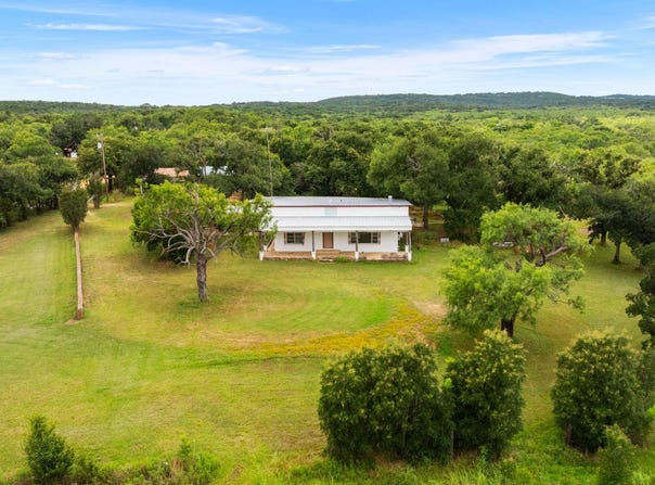 131 Blue Bird Ln, Tow, TX 78672