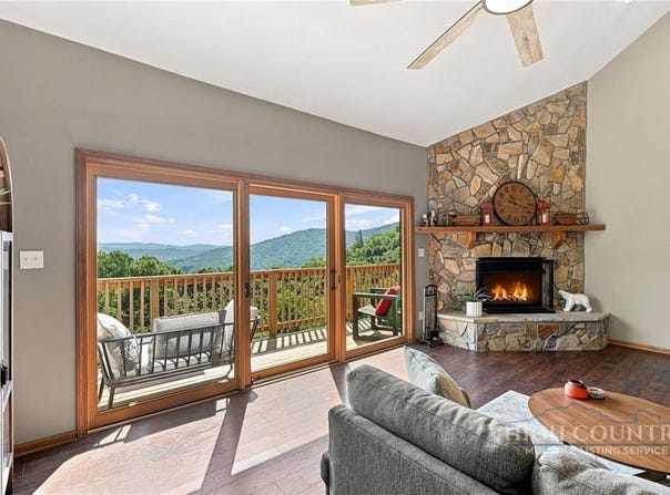 180 Hanging Rock Villas Drive, Seven Devils, NC 28604