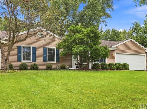 629 EASTPORT Court, Island Lake, IL 60042