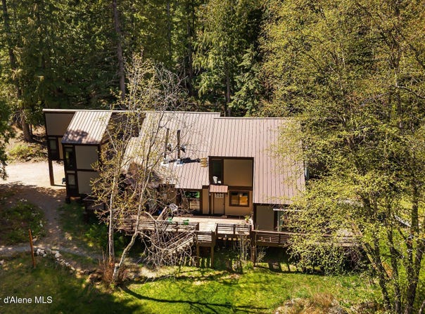 140 Snowgoose Ln, Sandpoint, ID 83864
