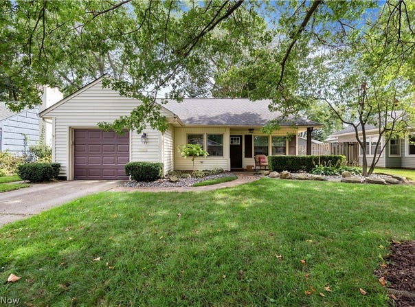 127 Edgewood Drive, Berea, OH 44017