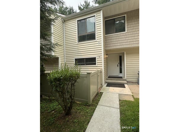54 Currier Place, Cheshire, CT 06410