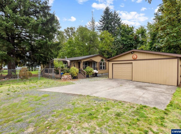 1606 11th St, Sweet Home, OR 97386