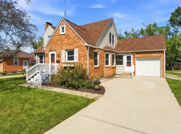 1207 Orchard Avenue, St. Joseph, MI 49085