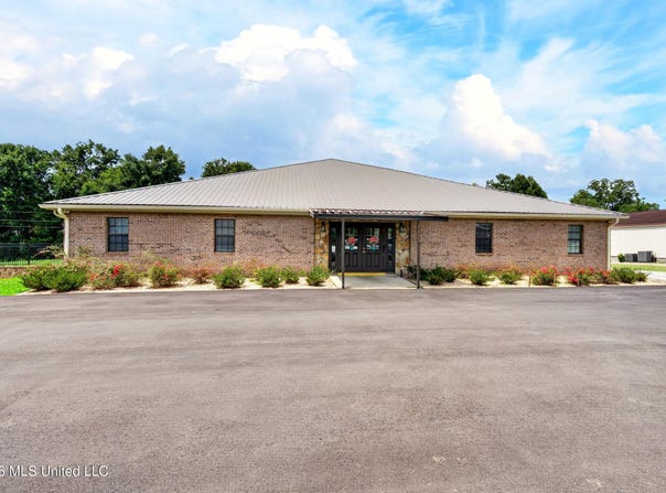 1625 W Central Avenue, Wiggins, MS 39577