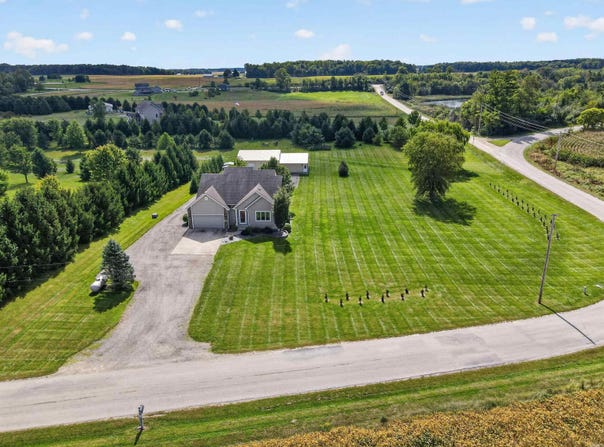 3497 W Keiser Road, South Whitley, IN 46787-9675