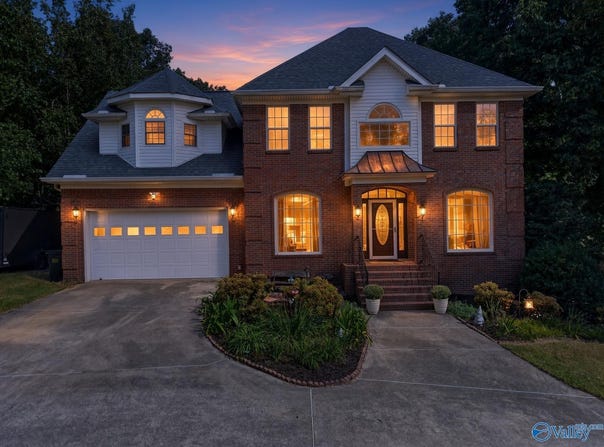 113 Given Cove, Laceys Spring, AL 35754