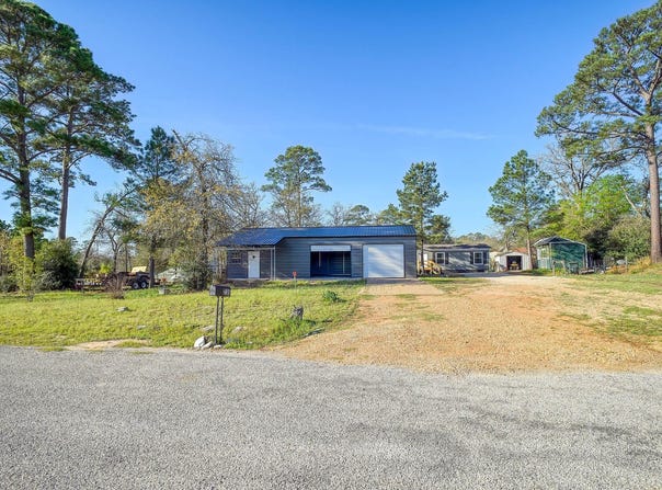 235 Pinehill Dr, Bastrop, TX 78602